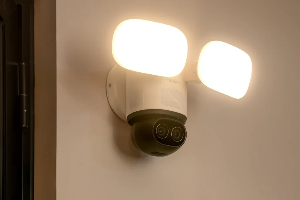 Reolink TrackFlex Floodlight WiFi