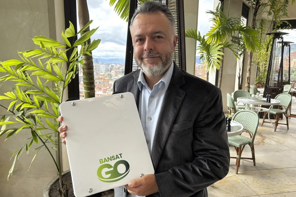 conectividad satelital en movimiento