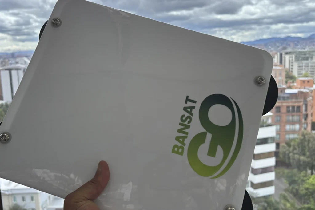 conectividad satelital en movimiento